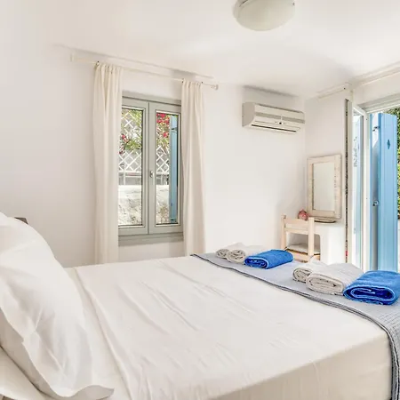 By The Sea With Pool Parasporos 1 Parikia (Paros)