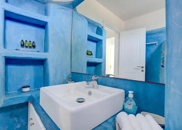 By The Sea With Pool Parasporos 1 Villa