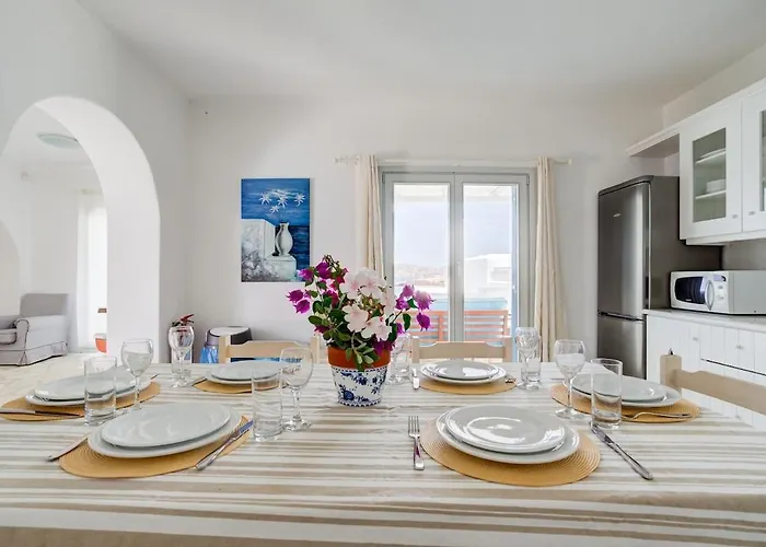 By The Sea With Pool Parasporos 1 Páros