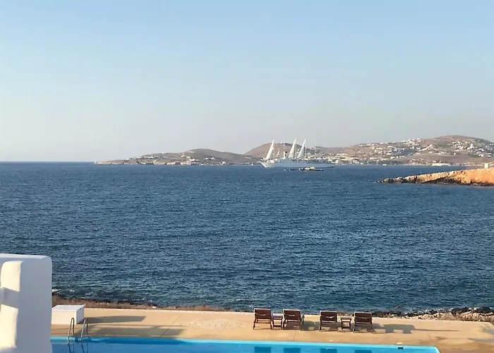 By The Sea With Pool Parasporos 1 Páros