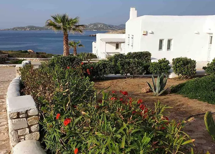 Villa By The Sea With Pool Parasporos 1 *