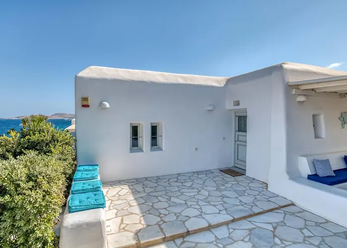 Villa By The Sea With Pool Parasporos 1 *