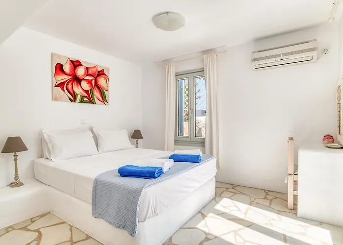 Villa By The Sea With Pool Parasporos 1 Páros