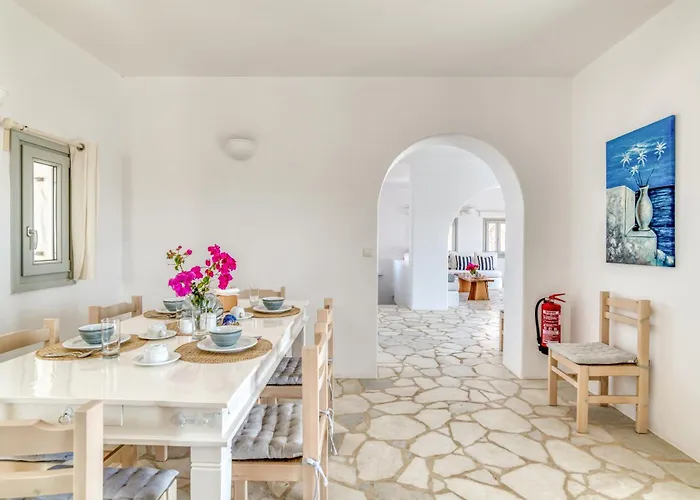 By The Sea With Pool Parasporos 1 Villa *