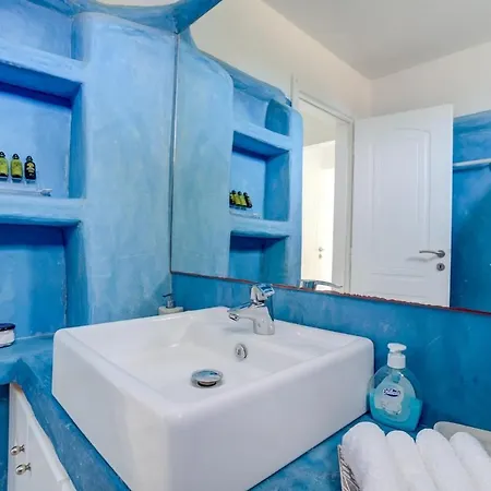 By The Sea With Pool Parasporos 1 Vila