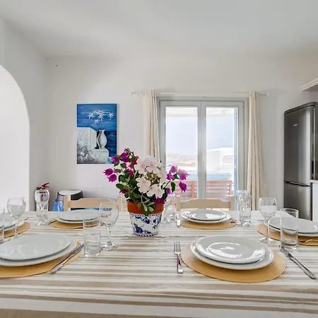 By The Sea With Pool Parasporos 1 Páros