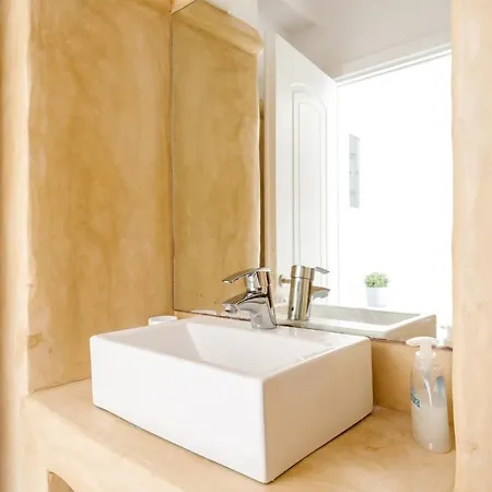 By The Sea With Pool Parasporos 1 Vila