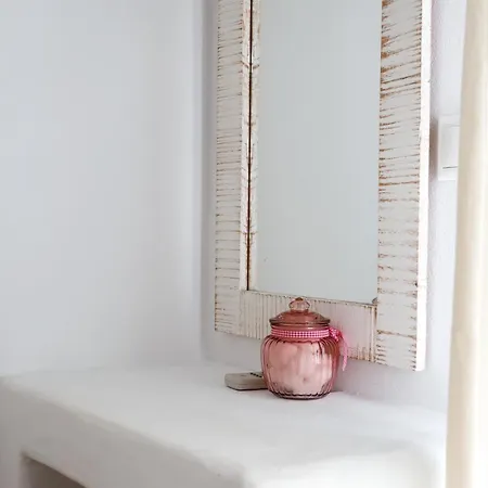 Vila By The Sea With Pool Parasporos 1