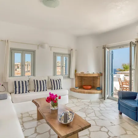 Vila By The Sea With Pool Parasporos 1