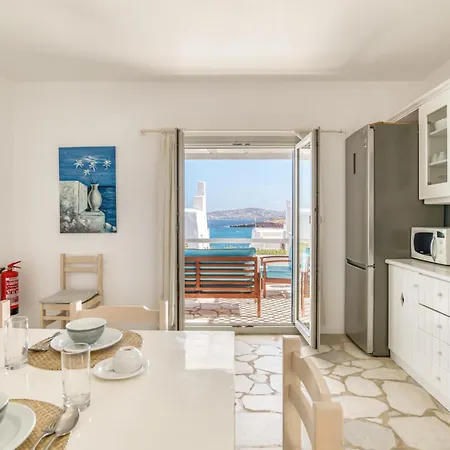 Vila By The Sea With Pool Parasporos 1 *