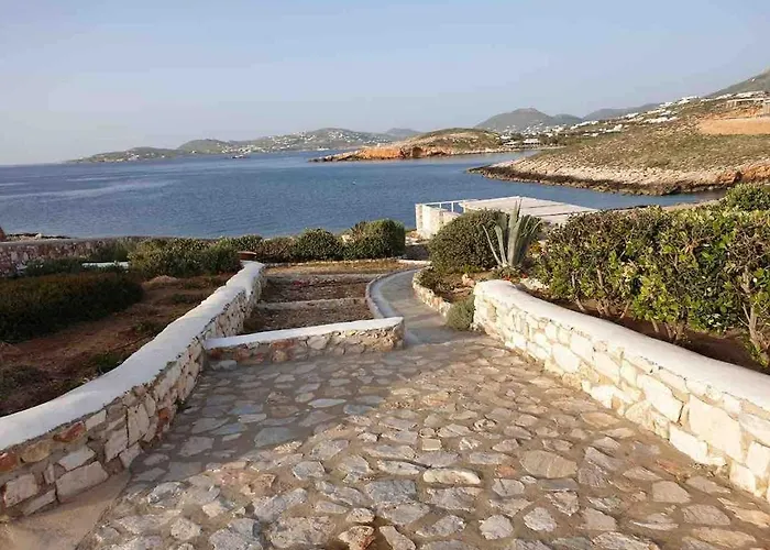 Villa By The Sea With Pool Parasporos 1