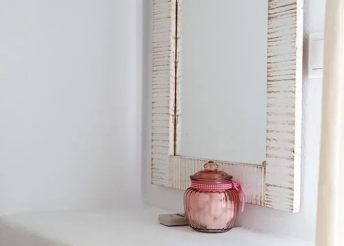 Villa By The Sea With Pool Parasporos 1