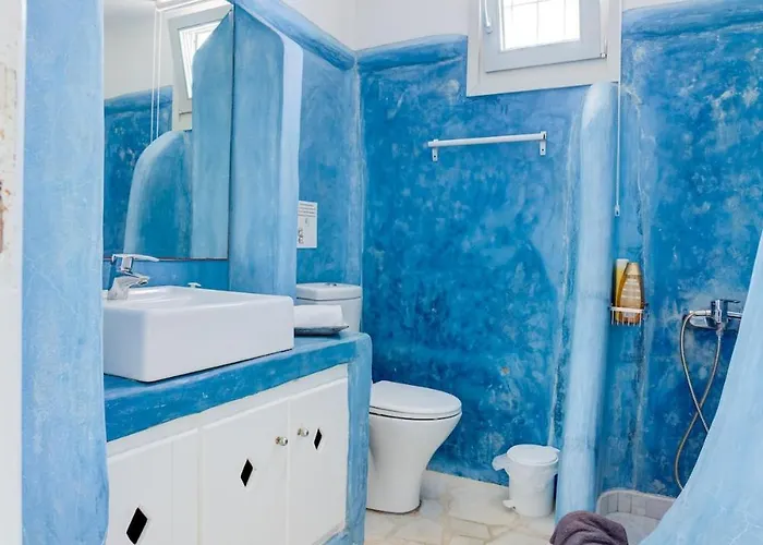 By The Sea With Pool Parasporos 1 Páros