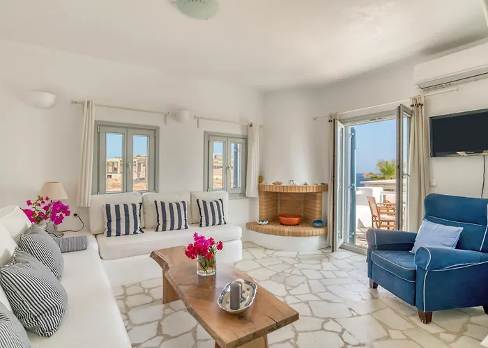 Villa By The Sea With Pool Parasporos 1