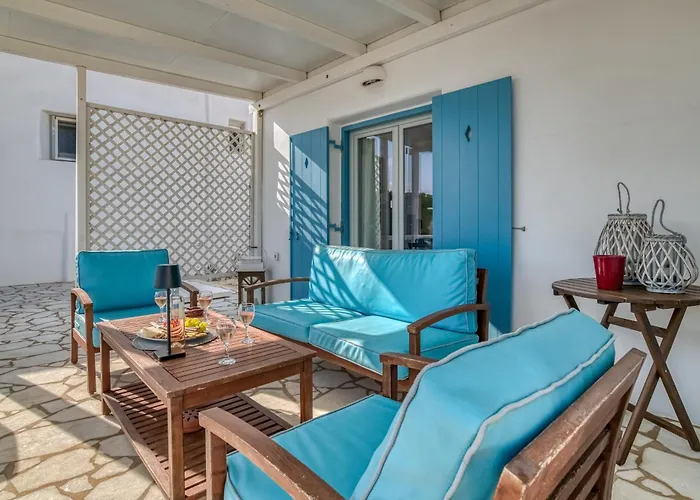 By The Sea With Pool Parasporos 1 * Páros