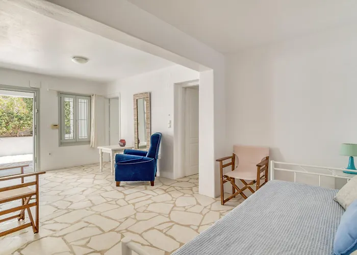 Villa By The Sea With Pool Parasporos 1 Páros